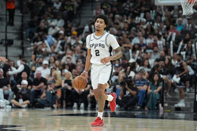 开云平台-就在今天，老大不在，20岁哈珀爆发，创造80年NBA独一无二的纪录|开拓者|圣安东尼奥马刺队|波特兰开拓者队|德尼·阿夫迪亚|斯库特·亨德森_新浪体育_新浪新闻